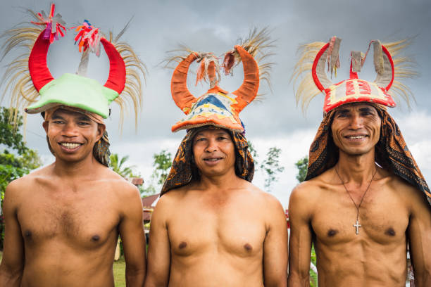 indonesia manggarai perangi perang pejuang pulau flores - budaya indonesia foto potret stok, foto, & gambar bebas royalti