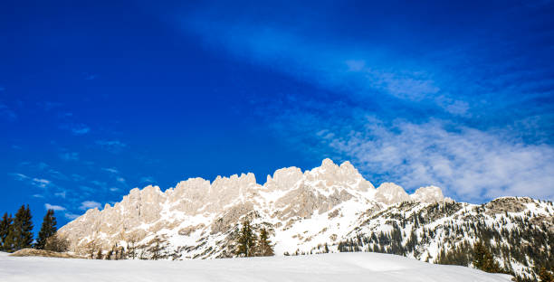 vista da paisagem de inverno no lago hintersteiner em tirol, áustria - lake mountain north tirol austria - fotografias e filmes do acervo