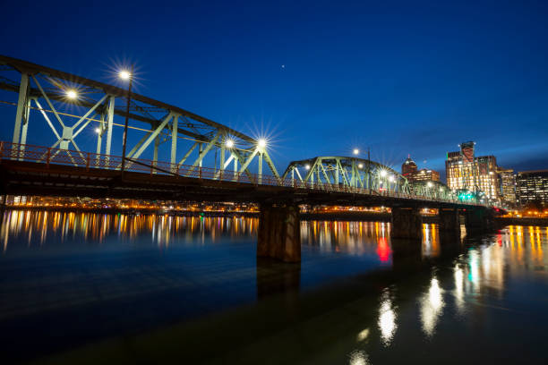 istock Portland Oregon Hawthorne Bridge. 1209738298