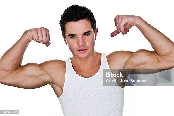 Bodybuilder Masculino - Fotografias de stock e mais imagens de 20-24 Anos - 20-24 Anos, 20-29 Anos, Adulto