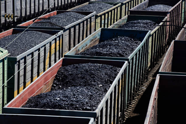 Fraight green wagons full of coal. Fraight trains full of coal. coal photos stock pictures, royalty-free photos & images