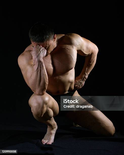 Corpo Muscular - Fotografias de stock e mais imagens de Adulto - Adulto, Articulação humana, Braço Humano