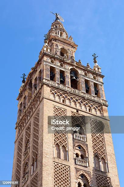 Foto de Famosa Catedral De Sevilha Andaluzia Espanha e mais fotos de stock de Abóboda - Abóboda, Andaluzia, Arcaico