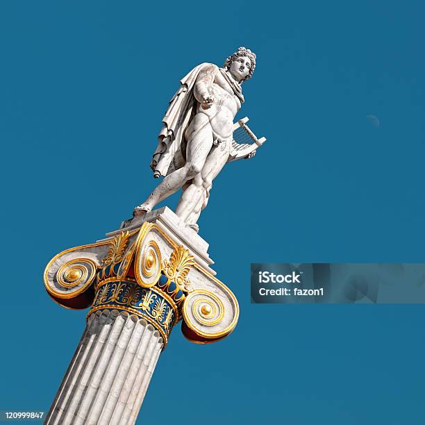 Statua Di Apollo Atene Grecia - Fotografie stock e altre immagini di Atene - Atene, Accademia di Atene, Ambientazione esterna