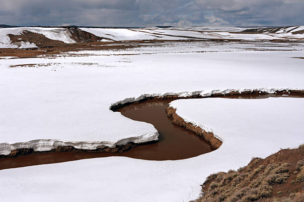 hayden dolina - lake volcano volcanic crater riverbank zdjęcia i obrazy z banku zdjęć