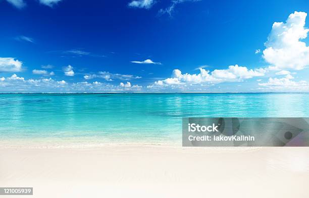 Sand Und Meer Stockfoto und mehr Bilder von Sandig - Sandig, Strand, Tropisch