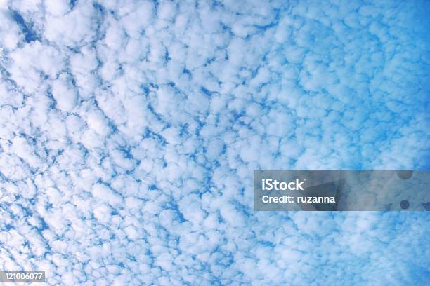Nuvole - Fotografie stock e altre immagini di A mezz'aria - A mezz'aria, Ambientazione esterna, Ambientazione tranquilla