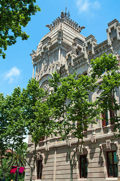 istock Old House in Barcelona 121008990