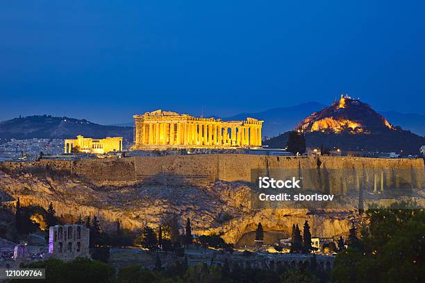 Photo libre de droit de Acropole Dans La Nuit banque d'images et plus d'images libres de droit de Athènes - Athènes, L'Acropole, Nuit