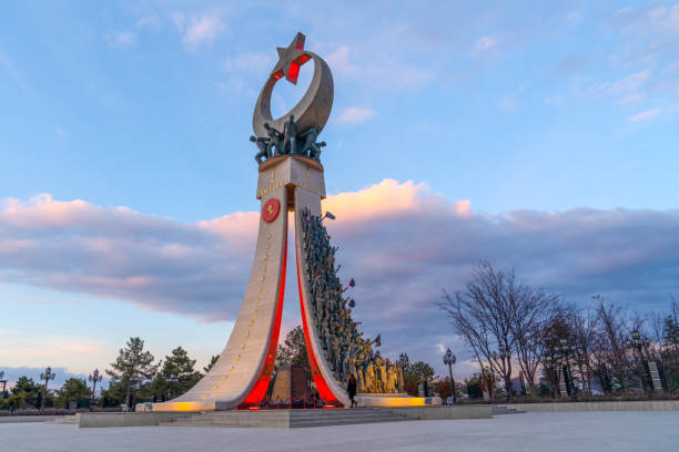 29. februar 2020: 15 temmuz sehitler aniti (15. juli märtyrerdenkmal) in bestepe am abend - 15 th century stock-fotos und bilder