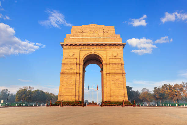 famosa india gate, punto di riferimento di delhi, india - india new delhi architecture monument foto e immagini stock