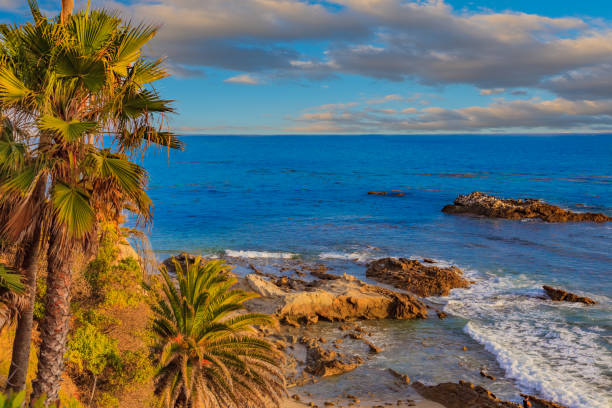 costa del océano pacífico de laguna beach a lo largo de la ruta 1, condado de orange, ca - route 1 pacific ocean beach cliff fotografías e imágenes de stock