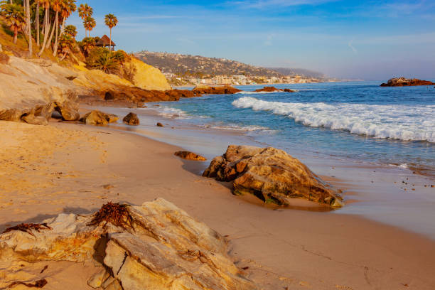 costa del océano pacífico de laguna beach a lo largo de la ruta 1, condado de orange, ca - route 1 pacific ocean beach cliff fotografías e imágenes de stock