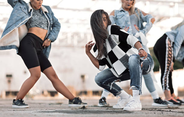 istock The group of modern  dancers 1210178397