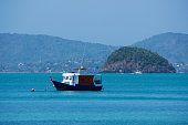 neuer-bootstaucher-ist-im-meer-verankert.jpg?b=1&s=170x170&k=20&c=Rh6dRHRuoai8oAtaJZU0RLHGkHHG98mDyPqF9ourCBM=