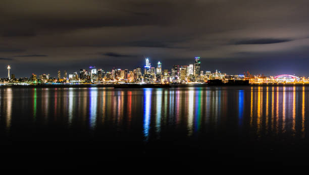 istock Nightscape of Seattle skyline 1210219291