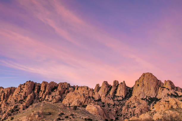 Dragoon Mountains southwest area at sunset The Dragoon Mountains are a range of mountains located in the Coronado National Forest, Cochise County, Arizona dragoon mountains photos stock pictures, royalty-free photos & images