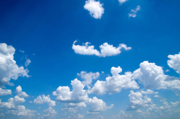ciel bleu - blue sky cumulonimbus cloud photos et images de collection