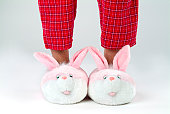 manns-beine-in-bunny-hausschuhe.jpg?b=1&
