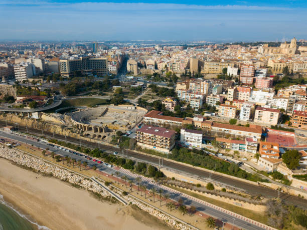 veduta aerea della città spagnola di tarragona. spagna - birdview foto e immagini stock
