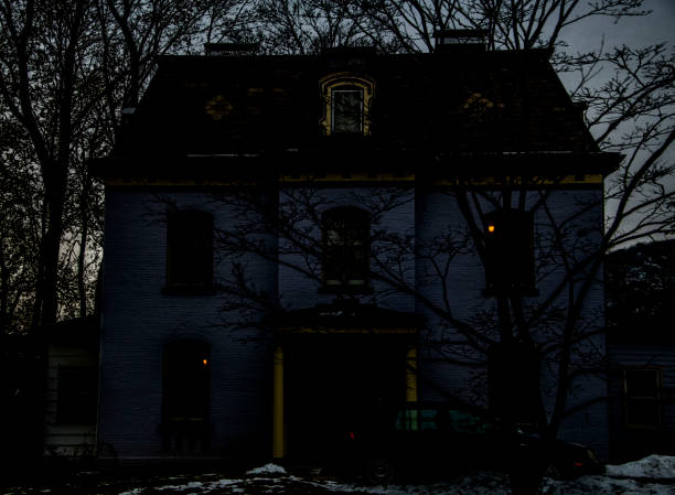 istock abandoned houses in America 1210355898