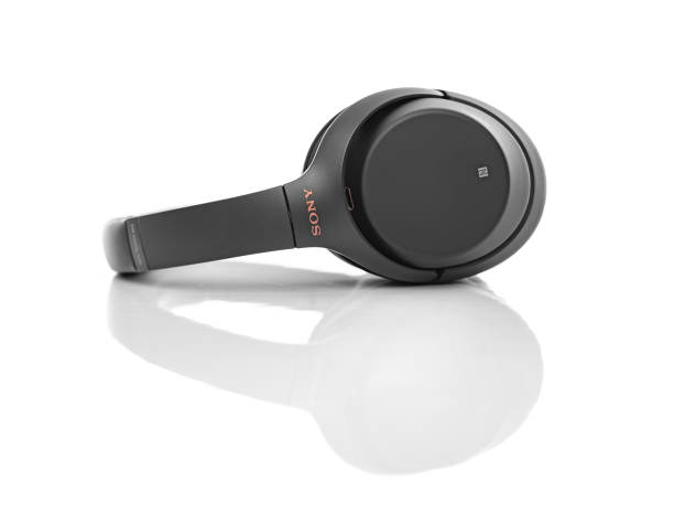 sony wh-1000xm3 noise canceling wireless headphones on a white background. - sony imagens e fotografias de stock