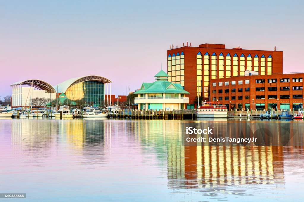 Hampton, Virginia Hampton is an independent city in the Commonwealth of Virginia in the United States. It is one of the seven major cities that compose the Hampton Roads metropolitan area Virginia - US State Stock Photo