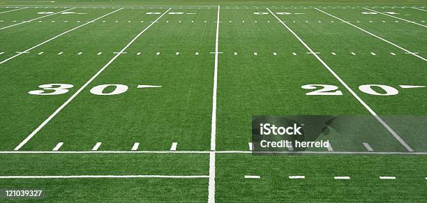 アメリカンフットボールのフィールドヤードグリッド線 - アメリカンフットボール場のストックフォトや画像を多数ご用意 - アメリカンフットボール場, アメリカンフットボール, アメフトボール