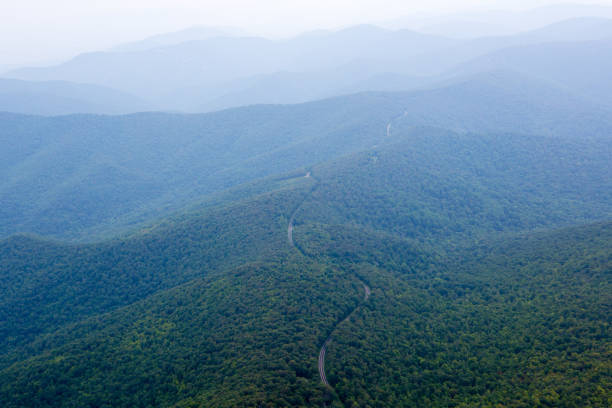 antenna del parco nazionale di shenandoah - blue ridge mountains appalachian mountains appalachian trail skyline drive foto e immagini stock