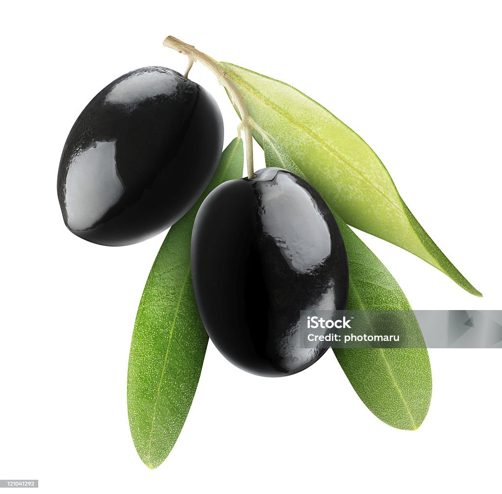 Aceitunas negro sobre fondo blanco - Foto de stock de Aceituna libre de derechos