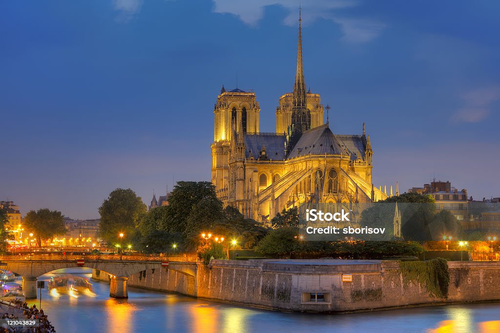 Notre Dame de Paris - Foto de stock de Antigo royalty-free