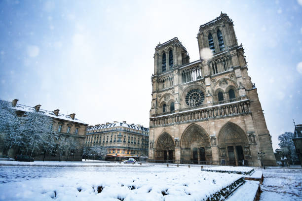 istock Square in front of Notre Dame de Paris under snow 1210442190