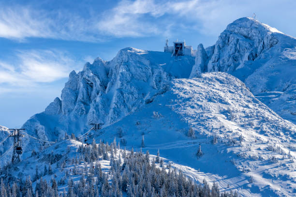 отдых в польше - горы татра зимой - облепиха-крушинная стоковые фото и изображения