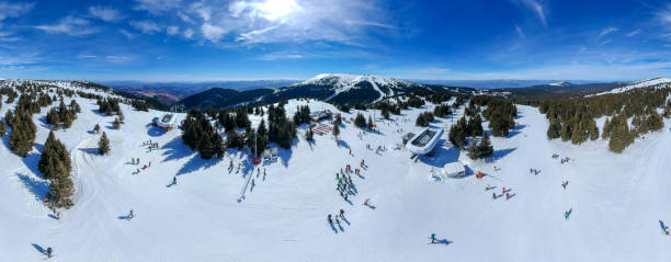 istock Panoramic view of Kopaonik mountain with skiers 1210536403