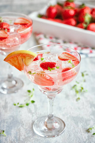 istock Strawberry Blood Orange Spritzers Cocktail 1210620577