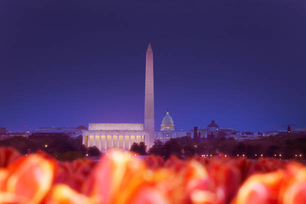 istock Lincoln memorial Washington Monument, US Capitol 1210659428