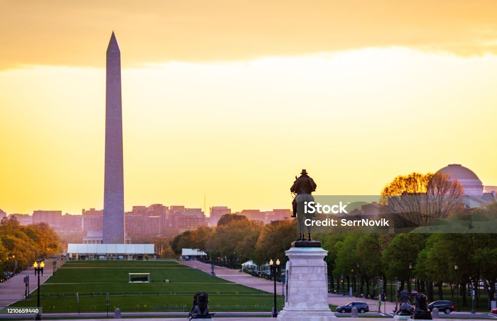 Estatua de Grant Memorial, Monumento A George Washington - Foto de stock de Puesta de sol libre de derechos