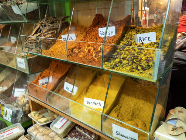 mercante di spezie nella città vecchia di gerusalemme - spice market israel israeli culture foto e immagini stock