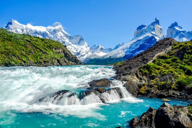 salto grande waterfall at torres del paine, chile - patagonia imagens e fotografias de stock