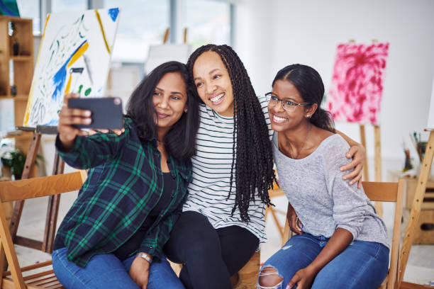 istock An art class is an excellent way to bond 1210760568
