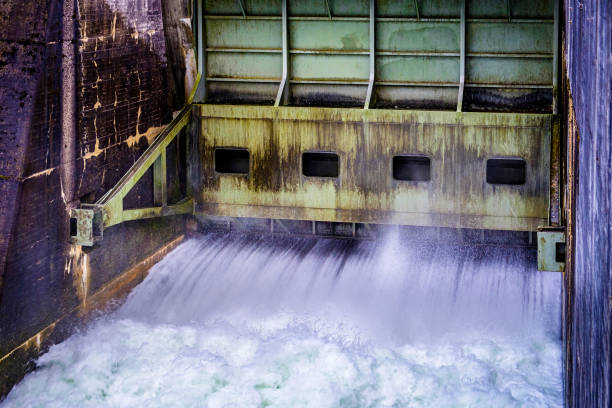 old sluice - miniature weir imagens e fotografias de stock