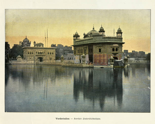 temple d’or (harmandir sahib) et piscine sacrée, amritsar, inde - india golden temple sikhism temple photos et images de collection