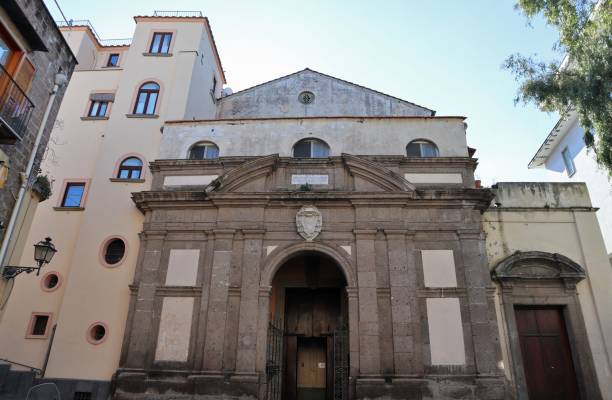 sorrento - igreja da santa annunziata - latin motto - fotografias e filmes do acervo