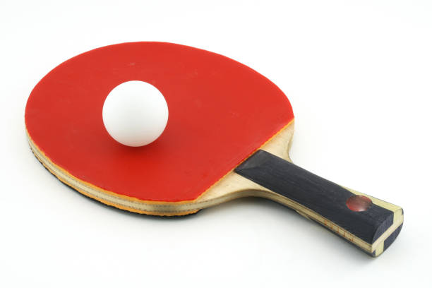 racchetta da ping pong per ping pong - table tennis table tennis racket racket sport ball foto e immagini stock