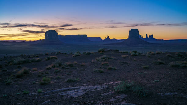 istock sunset at artists point in monument valley, usa 1210863770