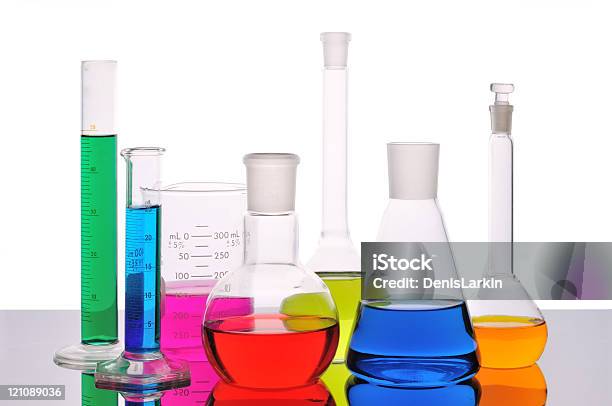 Szkło Laboratoryjne Z Kolor Płynu - zdjęcia stockowe i więcej obrazów Badania - Badania, Badania kliniczne, Badanie lekarskie