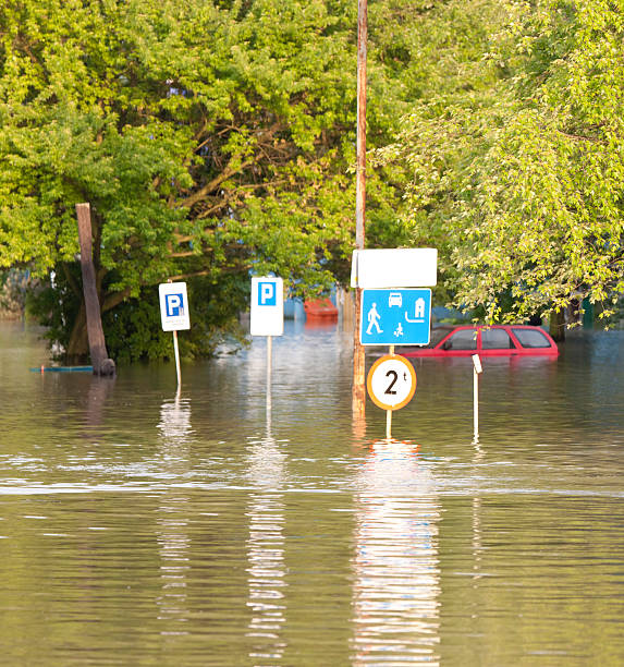 istock Flood in the city 121089983