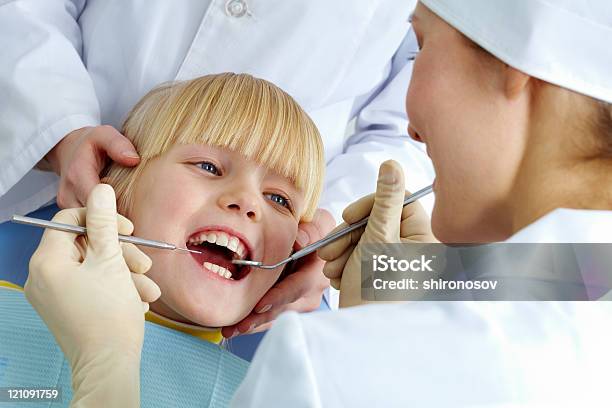 In Dental Clinic Stockfoto und mehr Bilder von Besuchen - Besuchen, Erholung, Erwachsene Person