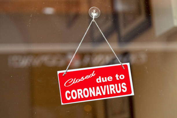 closed due to coronavirus - business closed imagens e fotografias de stock