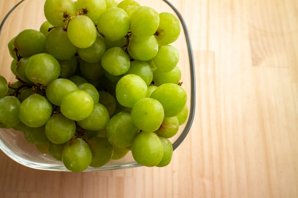 Deliciousgrapes in a glass bowl 5